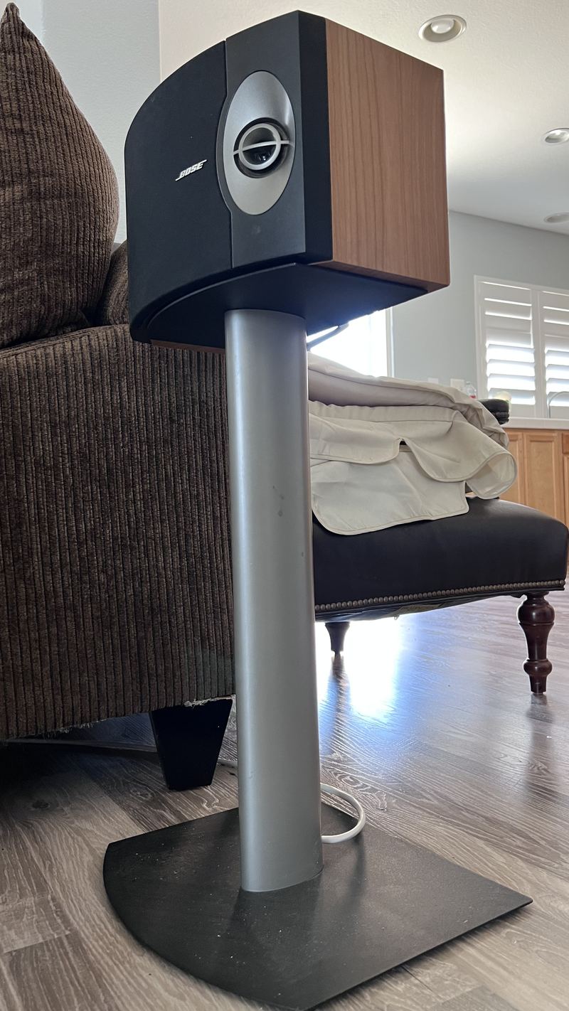 Wireless speaker on stand